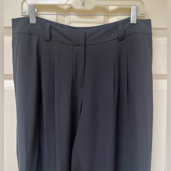 Eileen Fisher 100% Silk Pleated Ankle Pants - Picture 2 of 12